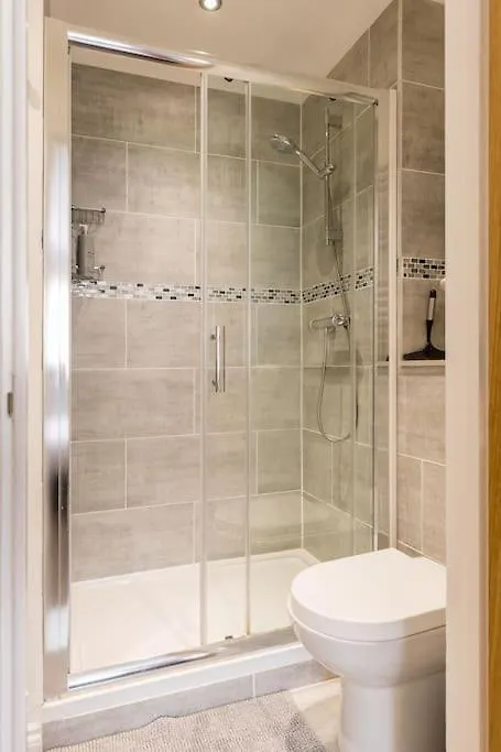 Bournemouth Sea Views, 2 Bed, Lift, Close To Shops Apartment