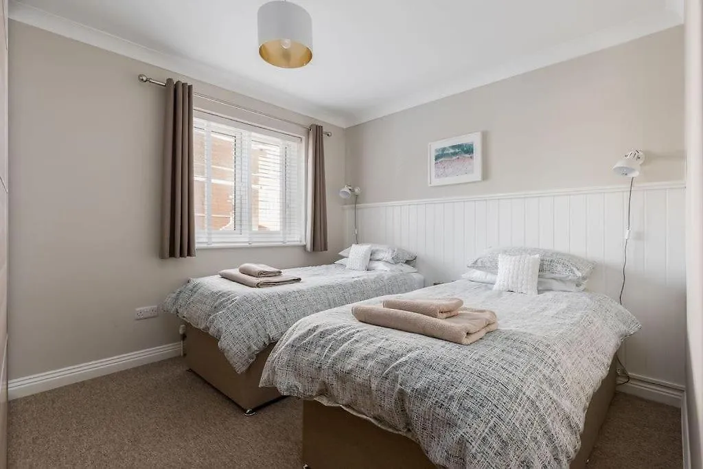Bournemouth Sea Views, 2 Bed, Lift, Close To Shops