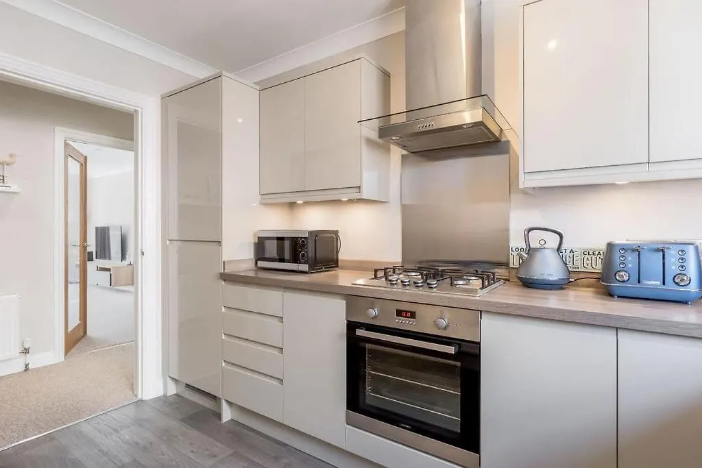 Bournemouth Sea Views, 2 Bed, Lift, Close To Shops