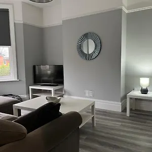  Apartment Entire Spacious 4 Bedroom In