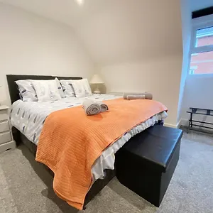  Apartment New Family Walking Distance To The