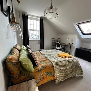  Apartment Seaside - 2br, Upto 6ppl, 3 Min Walk, Dogs Ok, Wifi, Park 2 Cars
